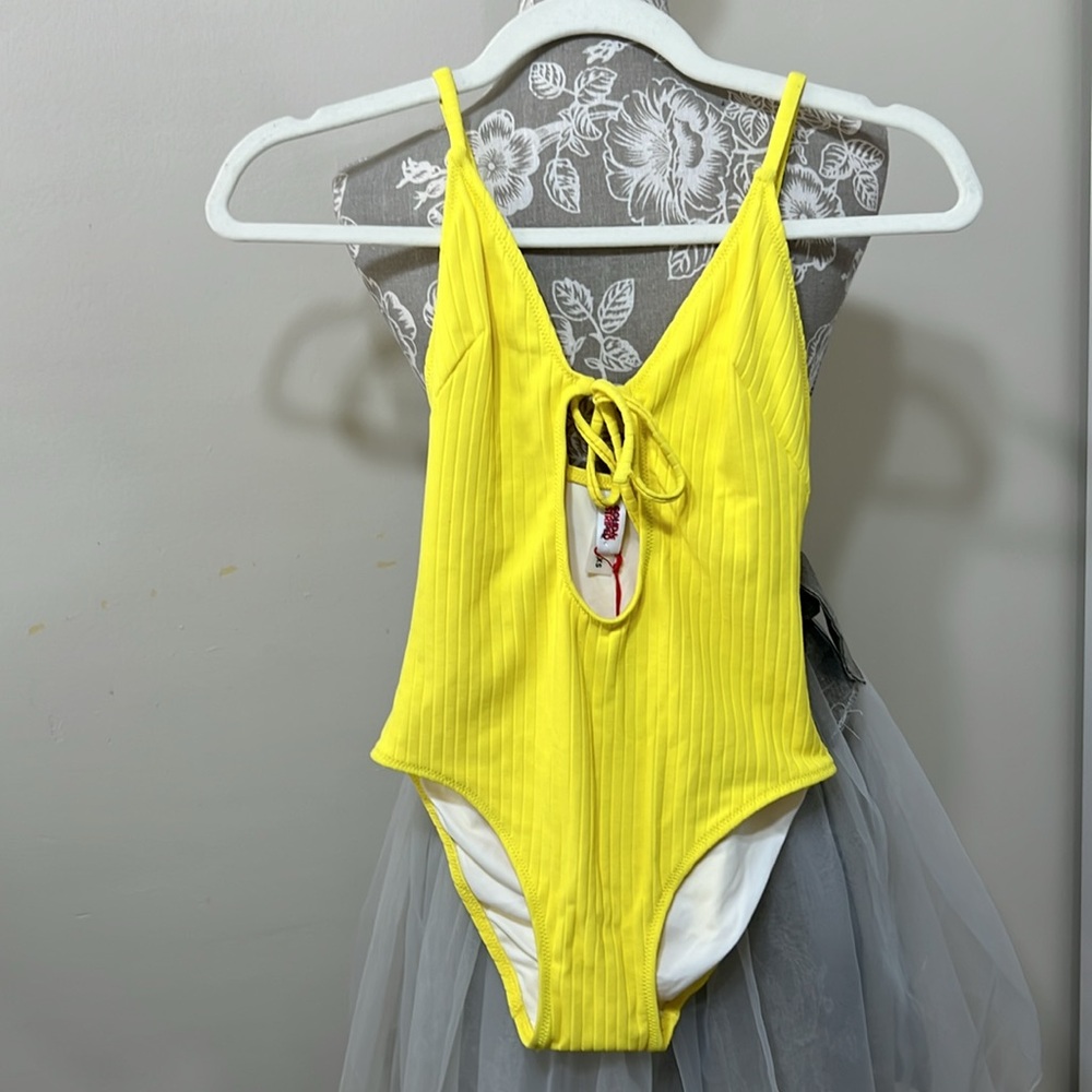NEW SOLID & STRIPED The Kelsey ONE PIECE XS Dandelion Rib